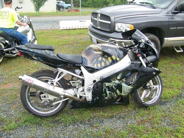 suzuki gsx600-2002-3